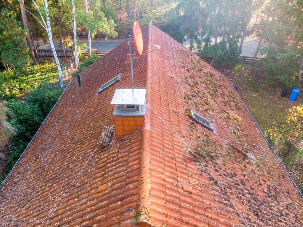 Inspekcja dachu dronem – kiedy się opłaca i ile możesz zaoszczędzić?